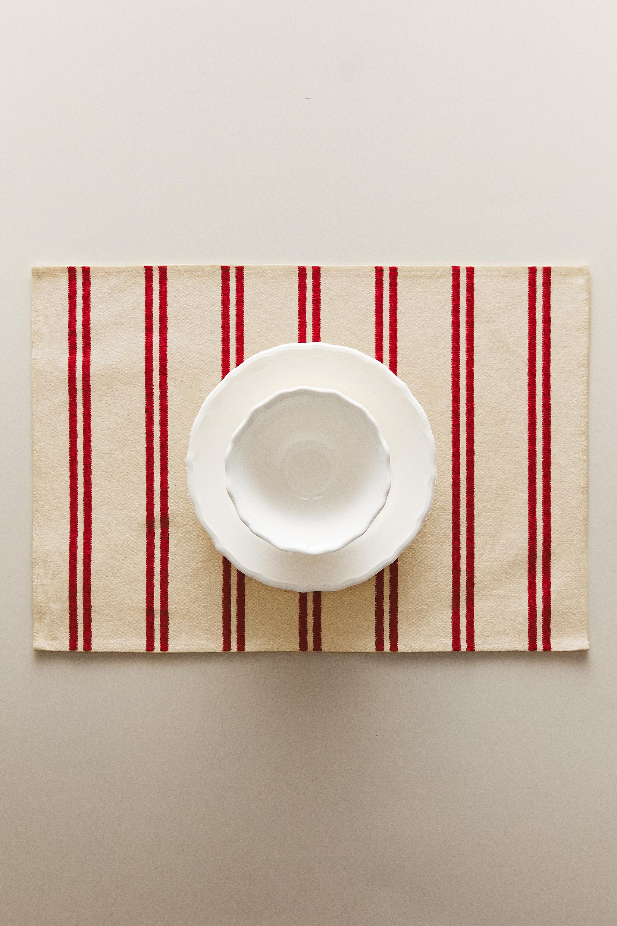 SET DE TABLE DOUBLE RAYURE BRODÉE